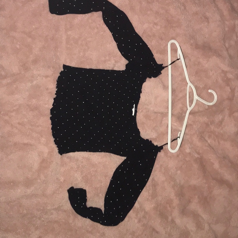 Off the shoulder hollister top